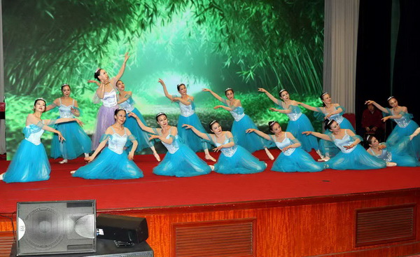 2025�W��֮ҹ����?d��)W���Ӱ�Ļ�ʢ���ڱ����e��